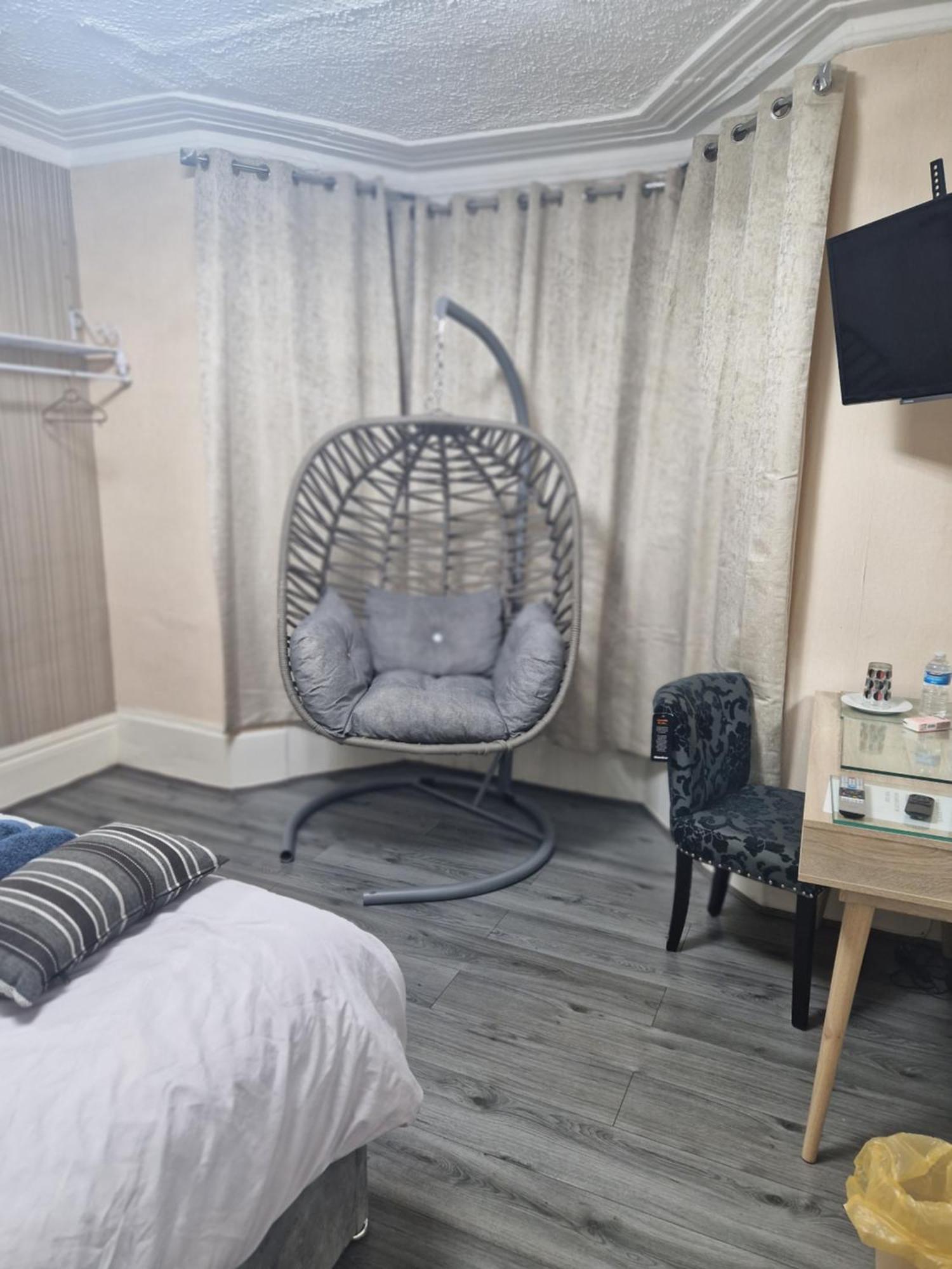 Готель Highfields House - Free Wifi - Free Local Parking Шеффілд Екстер'єр фото